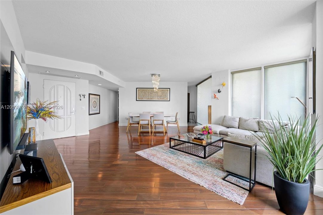 For Sale: $469,000 (2 beds, 2 baths, 1610 Square Feet)