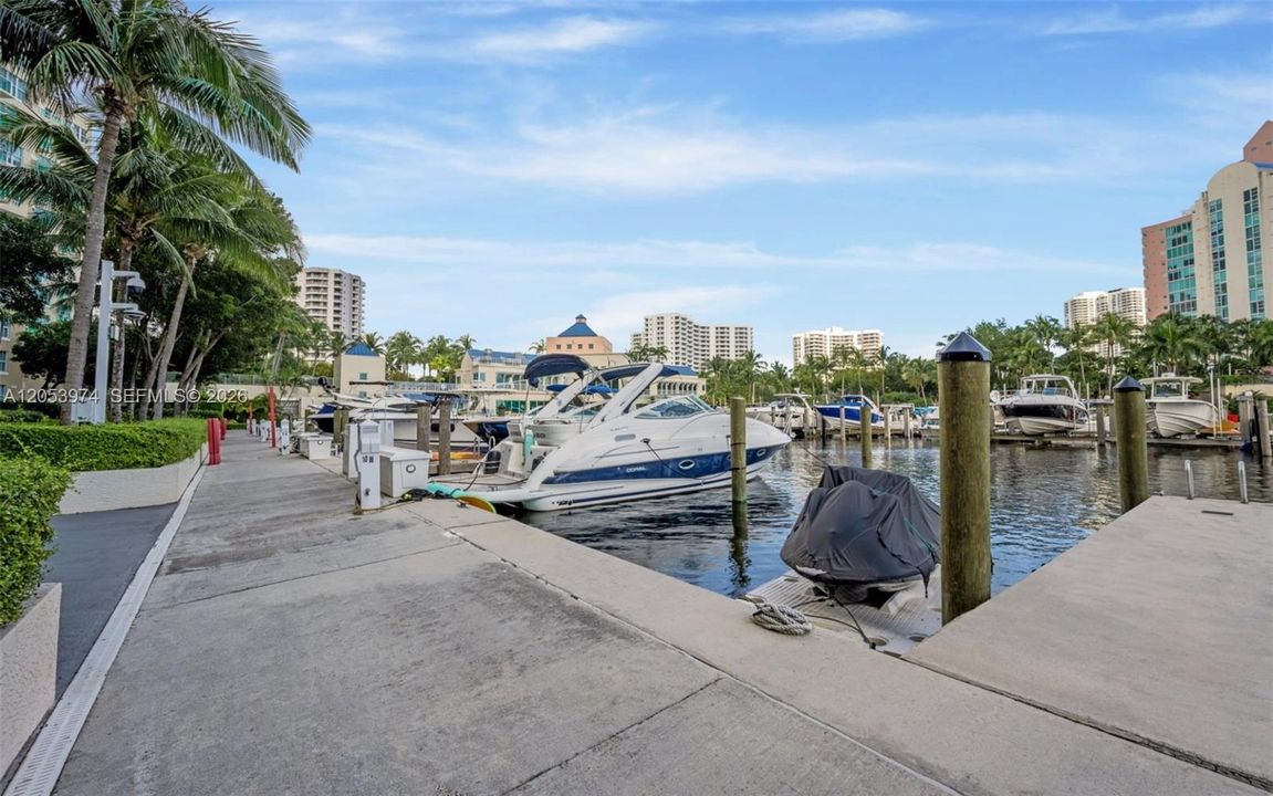 For Sale: $469,000 (2 beds, 2 baths, 1610 Square Feet)
