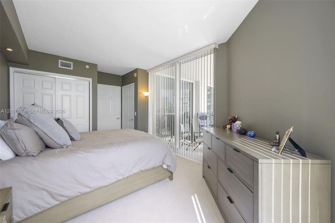 For Sale: $469,000 (2 beds, 2 baths, 1610 Square Feet)