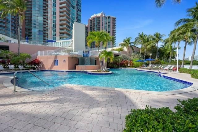 For Sale: $469,000 (2 beds, 2 baths, 1610 Square Feet)