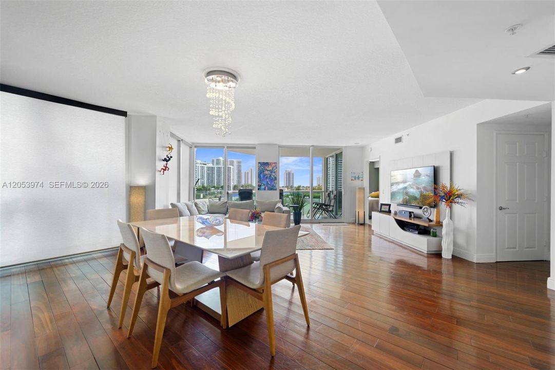 For Sale: $469,000 (2 beds, 2 baths, 1610 Square Feet)