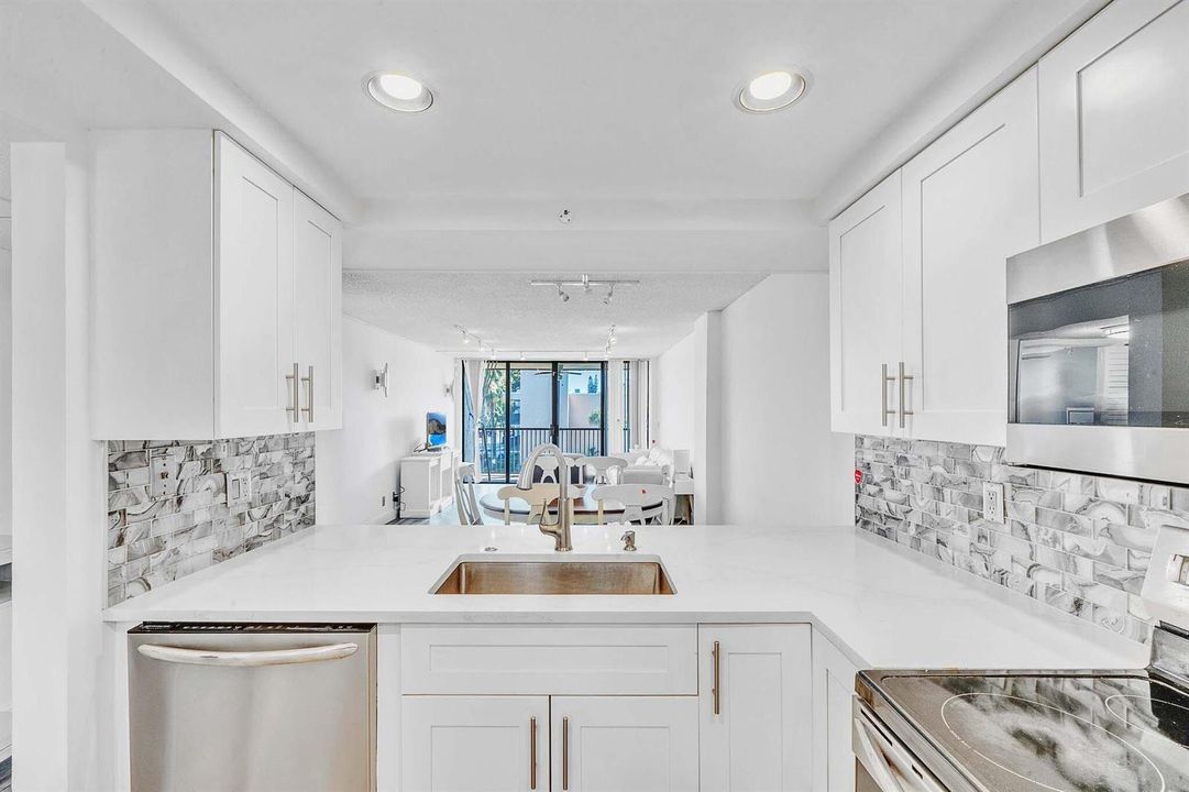 4 Kitchen (6)