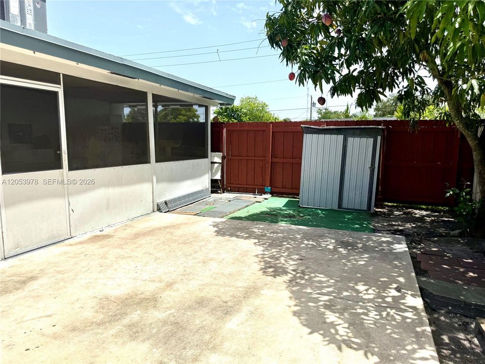 Activo con contrato: $429,999 (2 camas, 2 baños, 750 Pies cuadrados)
