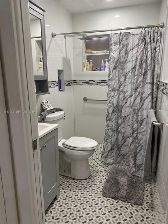 Walk-in Shower Wheelchair Accessible
