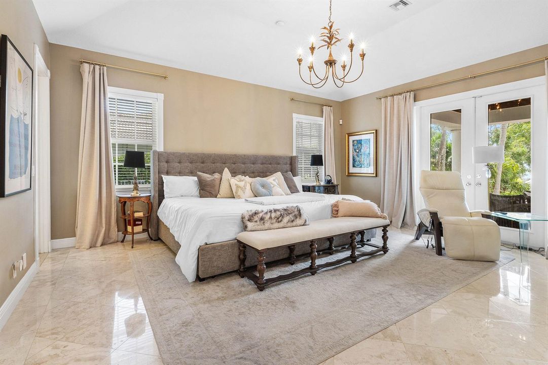 1st Floor Master bedroom