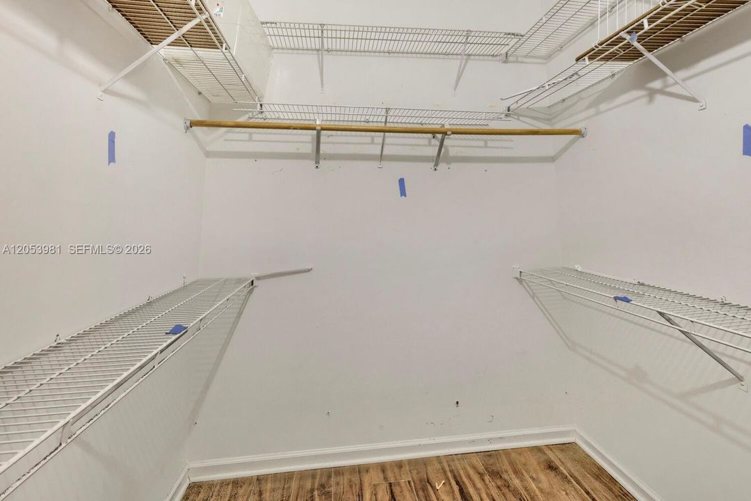 На продажу: $339,900 (3 спален, 2 ванн, 1829 Квадратных фут)