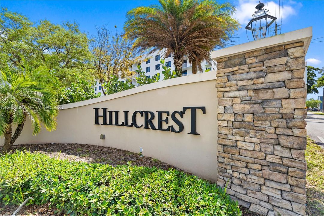For Sale: $177,000 (2 beds, 2 baths, 899 Square Feet)