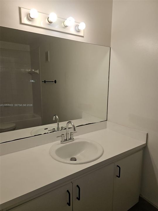 В аренду: $2,400 (3 спален, 2 ванн, 1120 Квадратных фут)