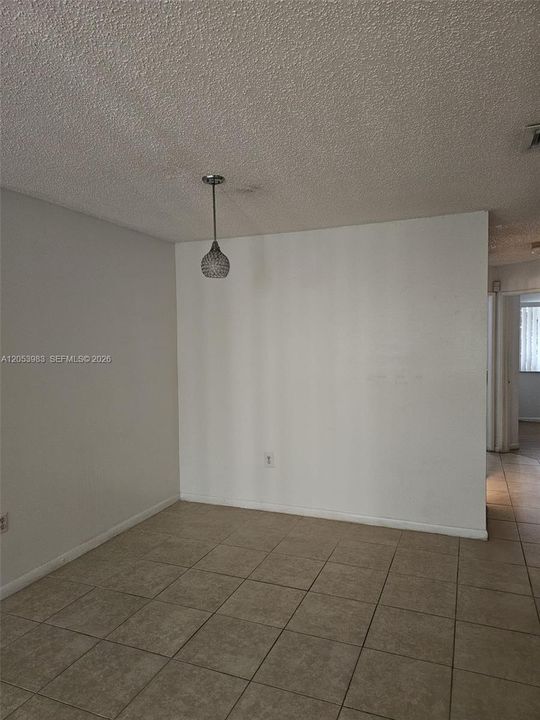 В аренду: $2,400 (3 спален, 2 ванн, 1120 Квадратных фут)