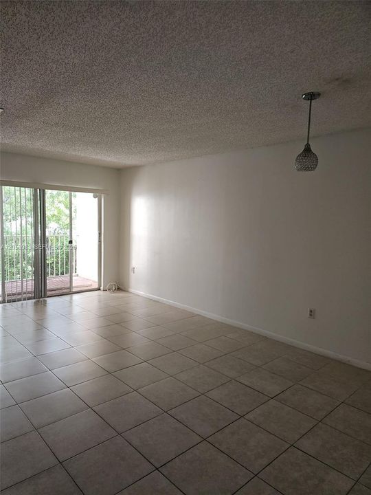 В аренду: $2,400 (3 спален, 2 ванн, 1120 Квадратных фут)