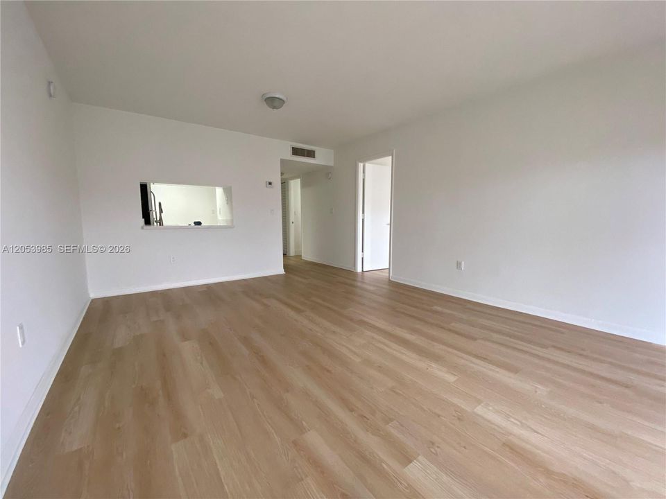 В аренду: $1,950 (1 спален, 1 ванн, 690 Квадратных фут)