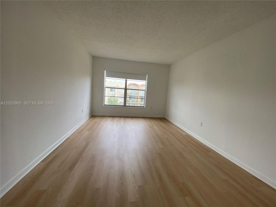В аренду: $1,950 (1 спален, 1 ванн, 690 Квадратных фут)