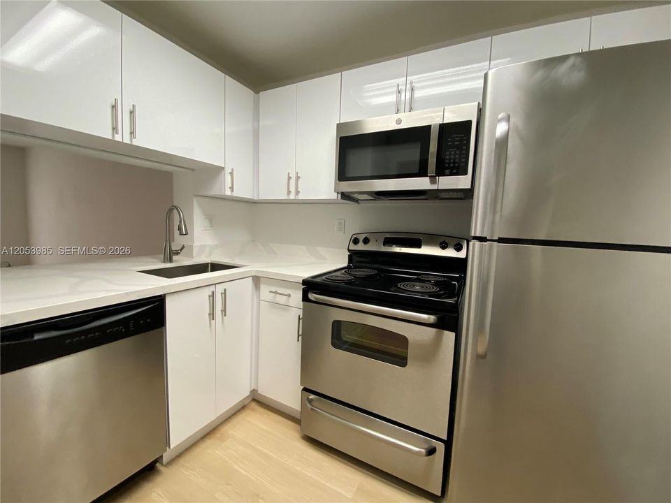 В аренду: $1,950 (1 спален, 1 ванн, 690 Квадратных фут)