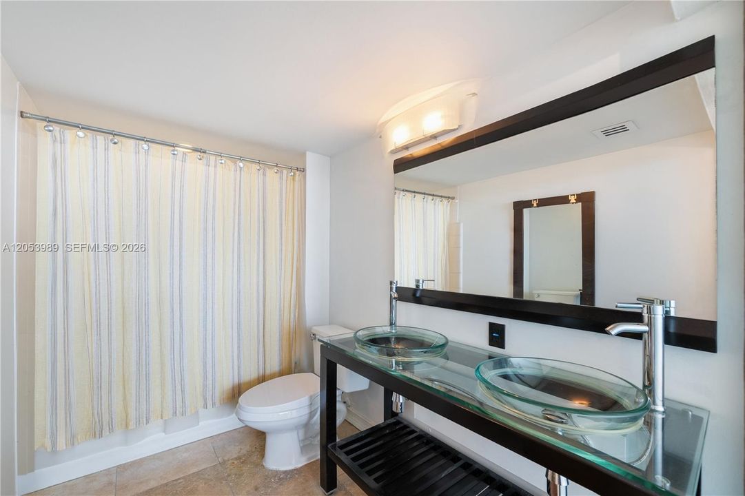 For Sale: $999,000 (3 beds, 2 baths, 1191 Square Feet)