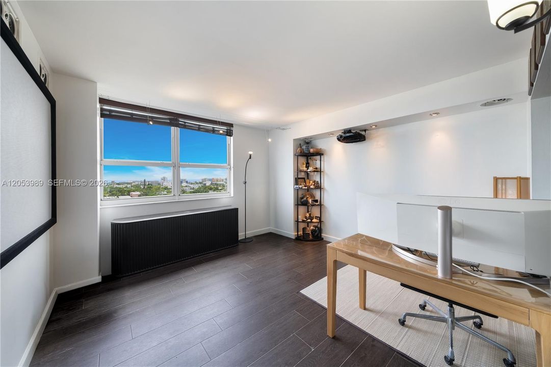 For Sale: $999,000 (3 beds, 2 baths, 1191 Square Feet)