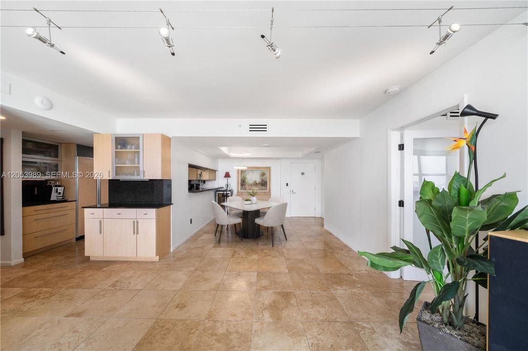 For Sale: $999,000 (3 beds, 2 baths, 1191 Square Feet)