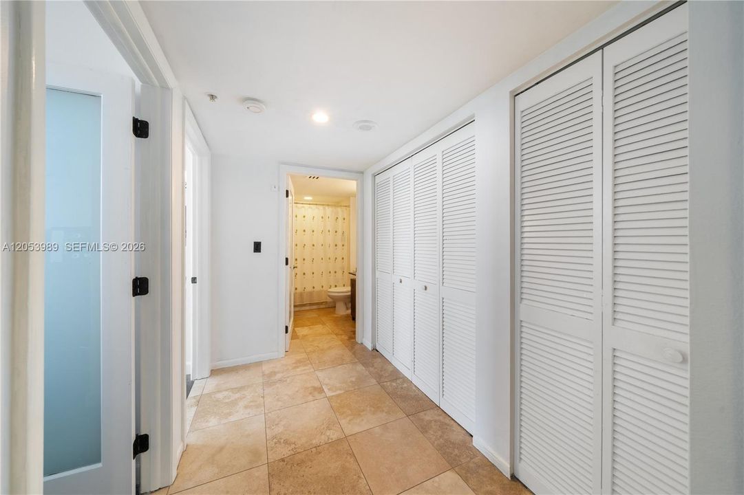 For Sale: $999,000 (3 beds, 2 baths, 1191 Square Feet)