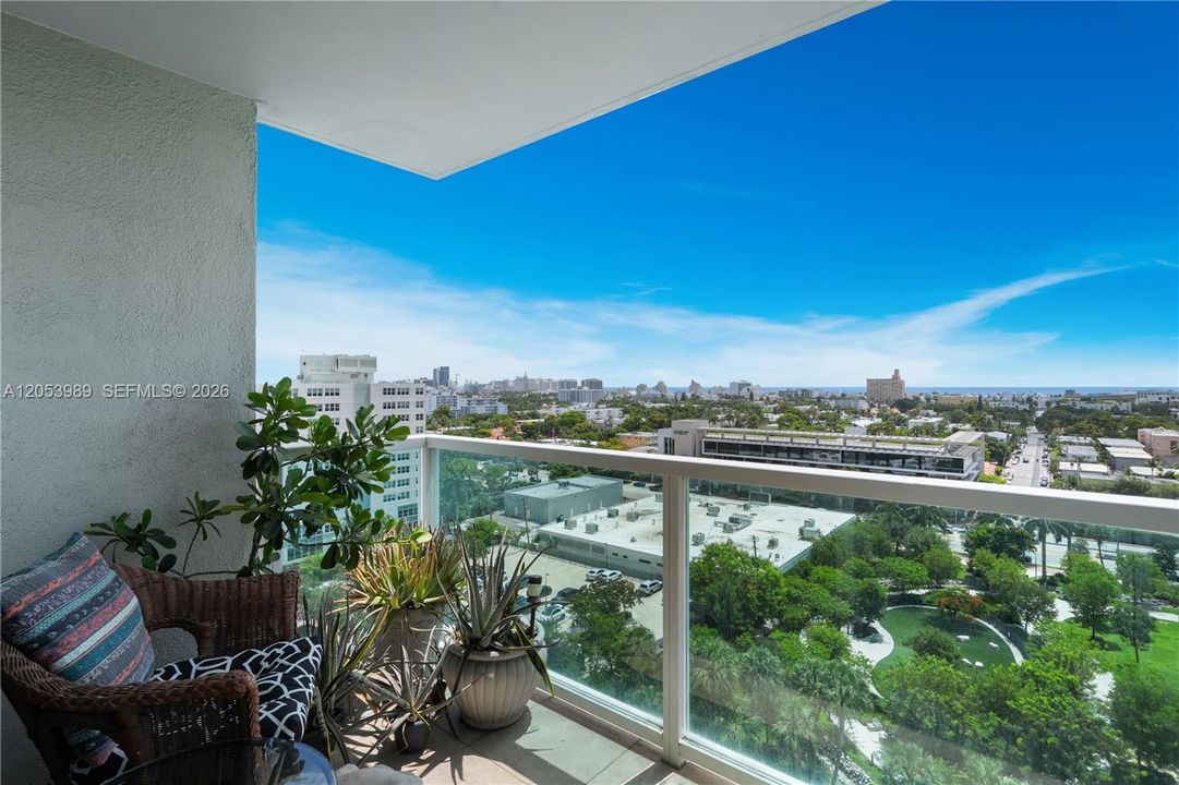 For Sale: $999,000 (3 beds, 2 baths, 1191 Square Feet)