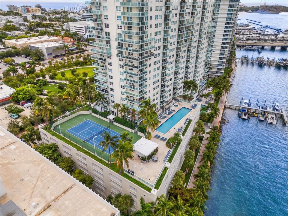 For Sale: $999,000 (3 beds, 2 baths, 1191 Square Feet)
