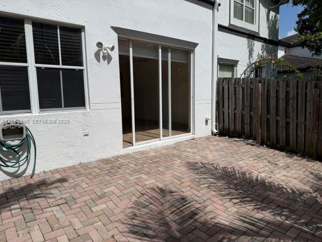 En Venta: $590,000 (4 camas, 2 baños, 1894 Pies cuadrados)