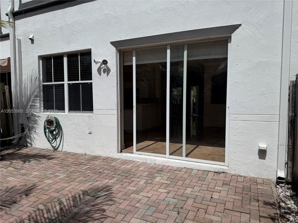 En Venta: $590,000 (4 camas, 2 baños, 1894 Pies cuadrados)