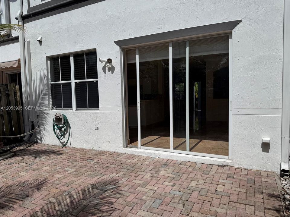 En Venta: $590,000 (4 camas, 2 baños, 1894 Pies cuadrados)