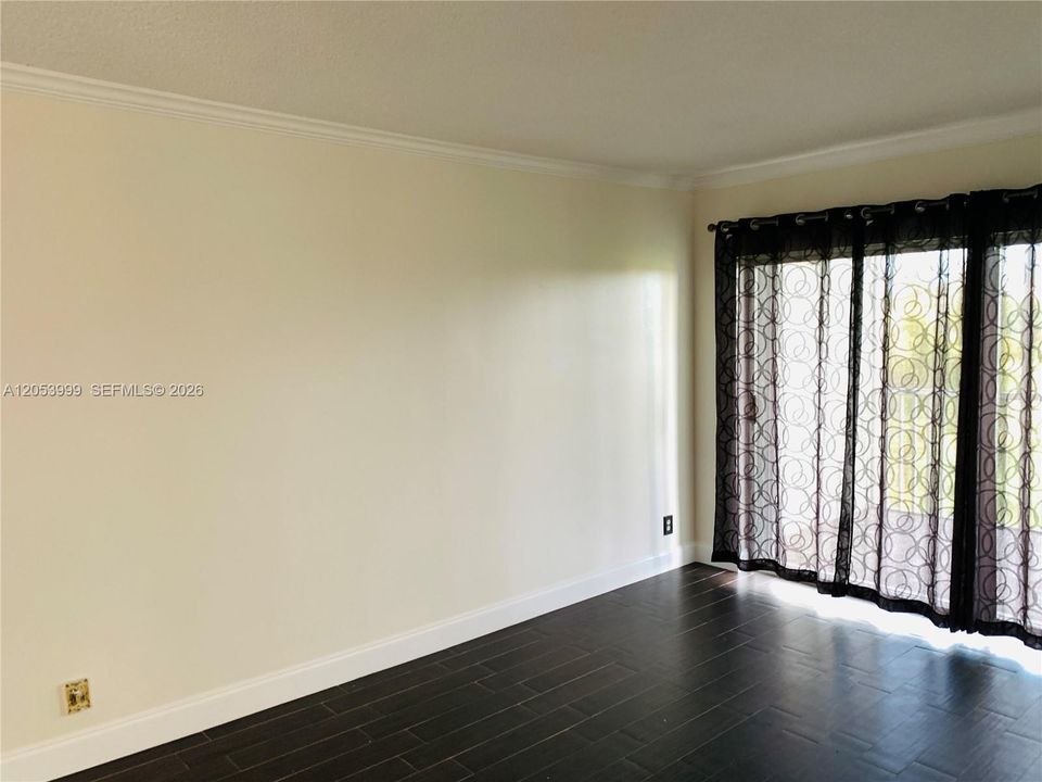 В аренду: $1,800 (1 спален, 1 ванн, 914 Квадратных фут)
