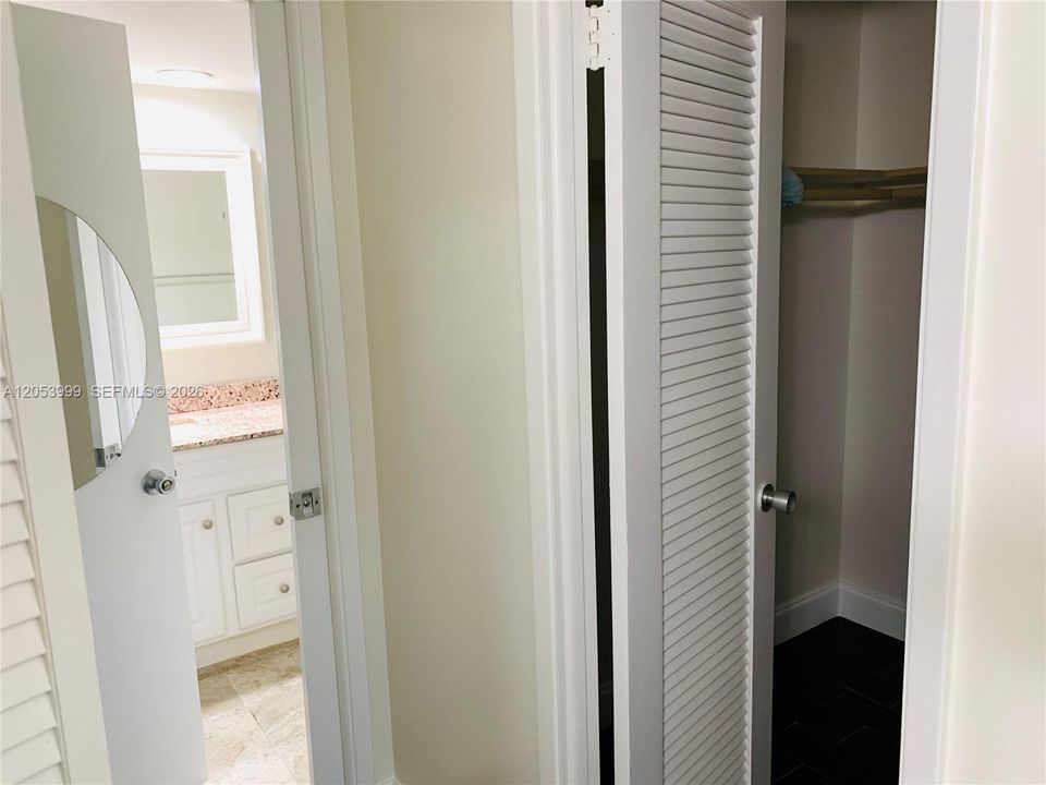 В аренду: $1,800 (1 спален, 1 ванн, 914 Квадратных фут)