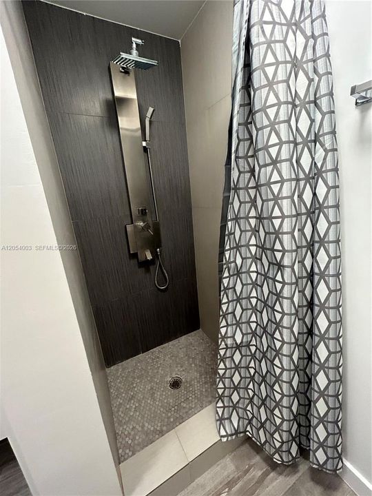 For Rent: $2,200 (1 beds, 1 baths, 412 Square Feet)