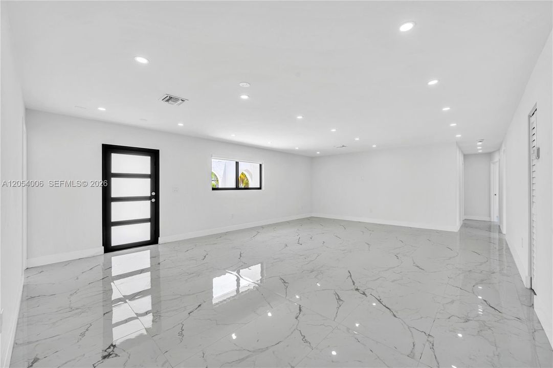В аренду: $5,500 (4 спален, 2 ванн, 2096 Квадратных фут)