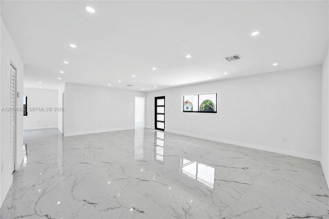 В аренду: $5,500 (4 спален, 2 ванн, 2096 Квадратных фут)
