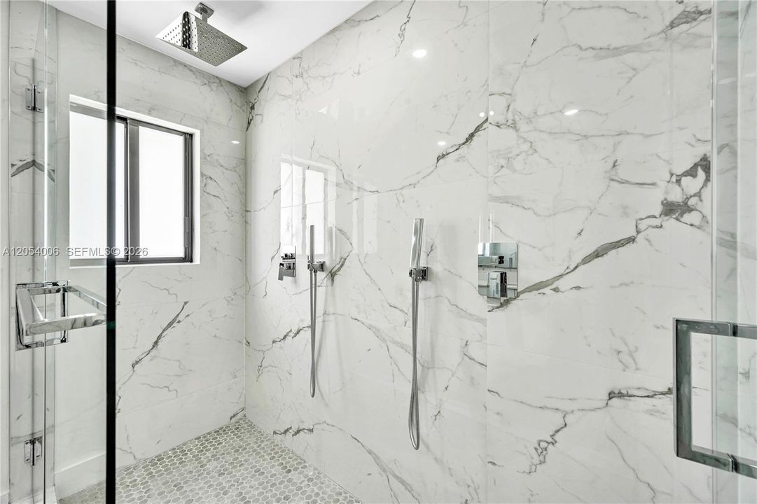В аренду: $5,500 (4 спален, 2 ванн, 2096 Квадратных фут)