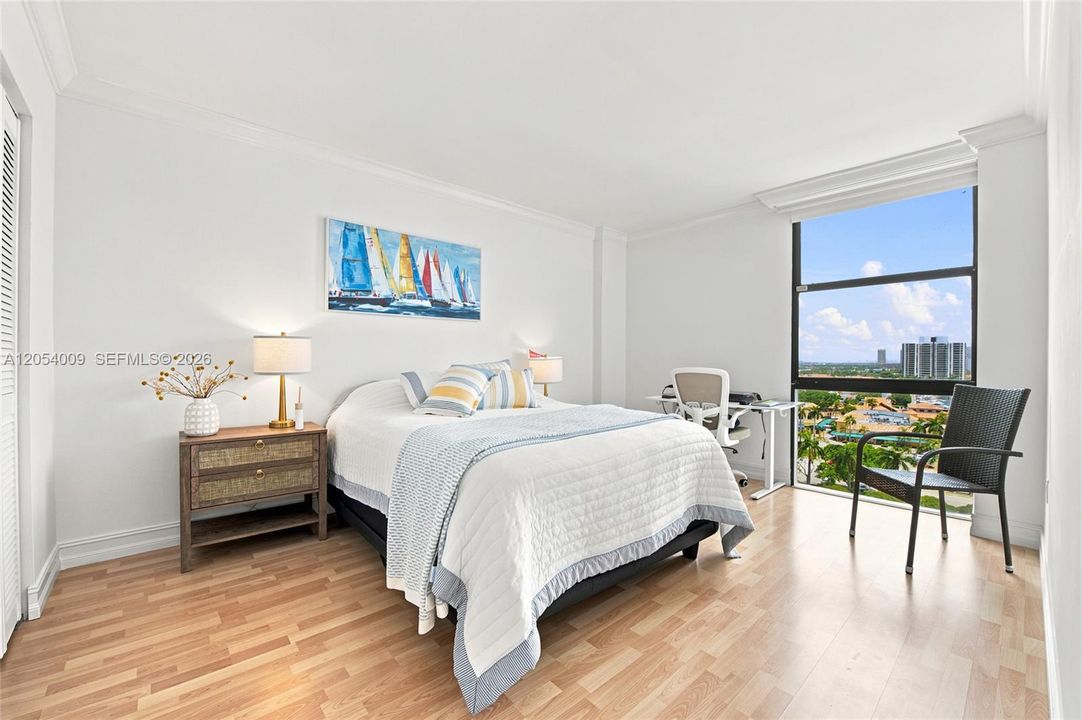En Venta: $400,000 (2 camas, 2 baños, 1079 Pies cuadrados)
