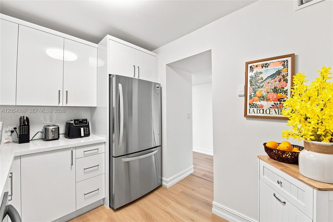 En Venta: $400,000 (2 camas, 2 baños, 1079 Pies cuadrados)
