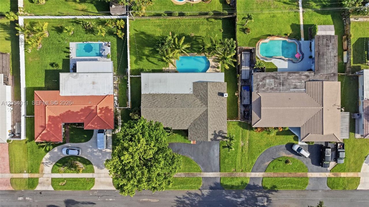 На продажу: $720,000 (4 спален, 2 ванн, 2135 Квадратных фут)