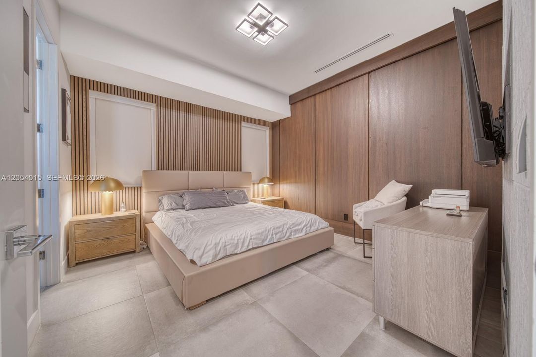 For Sale: $4,950,000 (5 beds, 6 baths, 0 Square Feet)