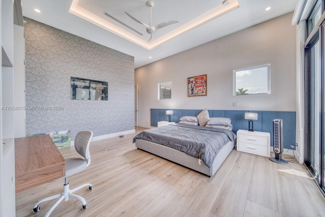 For Sale: $4,950,000 (5 beds, 6 baths, 0 Square Feet)