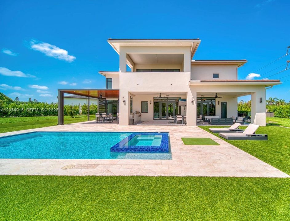For Sale: $4,950,000 (5 beds, 6 baths, 0 Square Feet)
