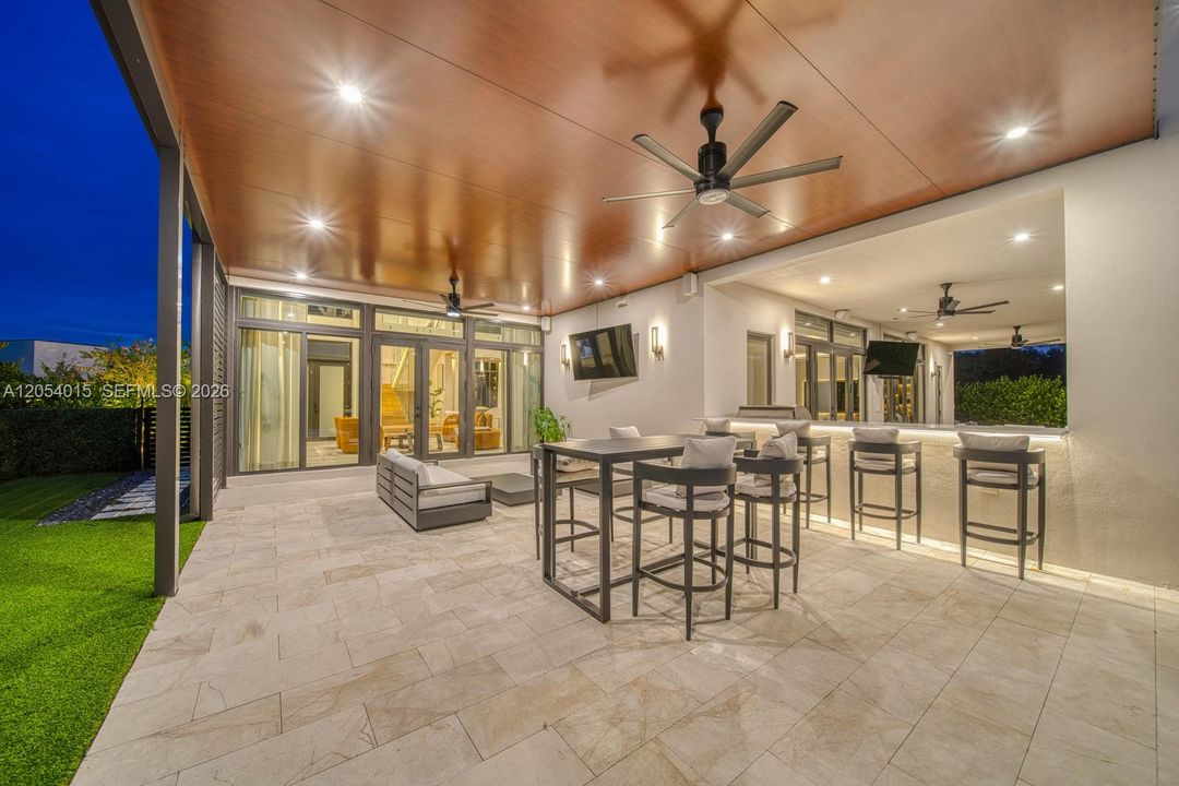For Sale: $4,950,000 (5 beds, 6 baths, 0 Square Feet)