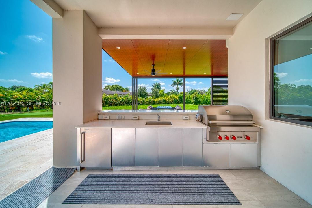 For Sale: $4,950,000 (5 beds, 6 baths, 0 Square Feet)