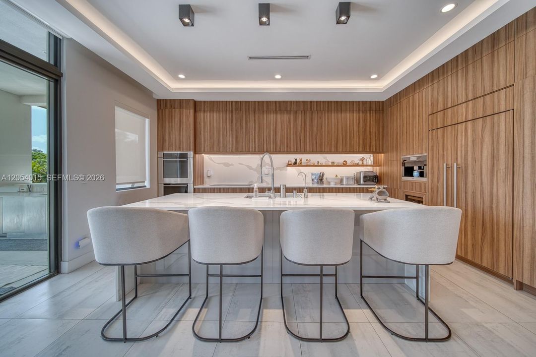 For Sale: $4,950,000 (5 beds, 6 baths, 0 Square Feet)
