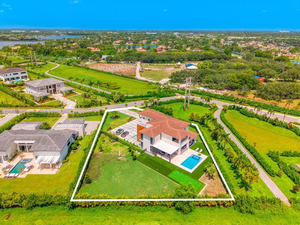 For Sale: $4,950,000 (5 beds, 6 baths, 0 Square Feet)