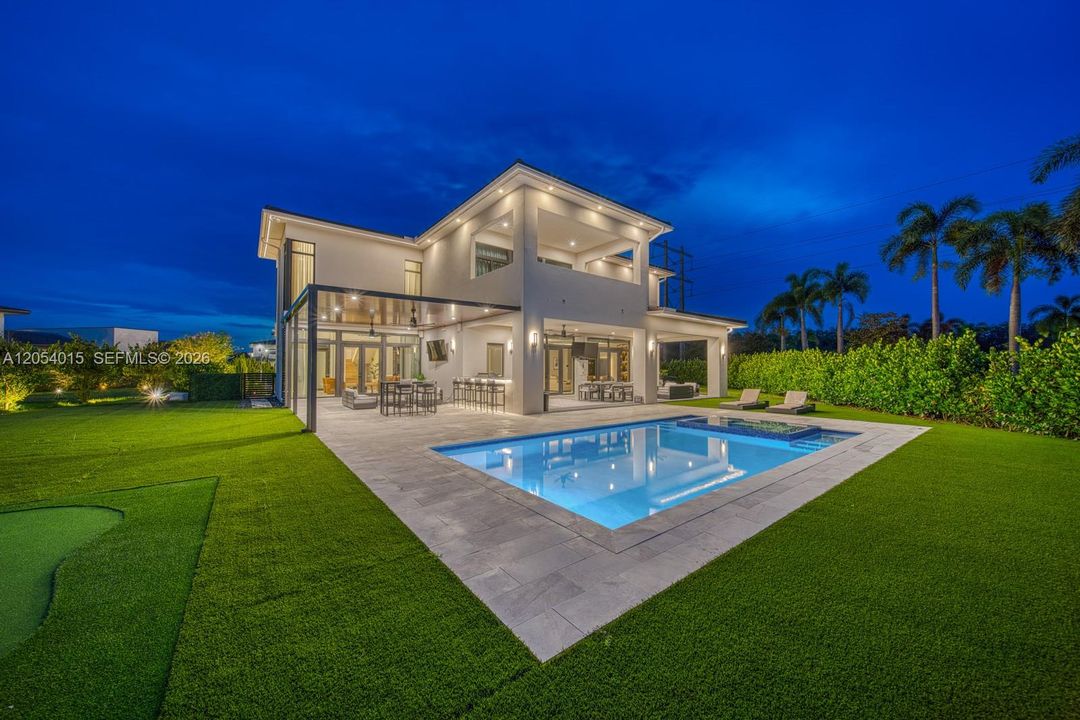 For Sale: $4,950,000 (5 beds, 6 baths, 0 Square Feet)