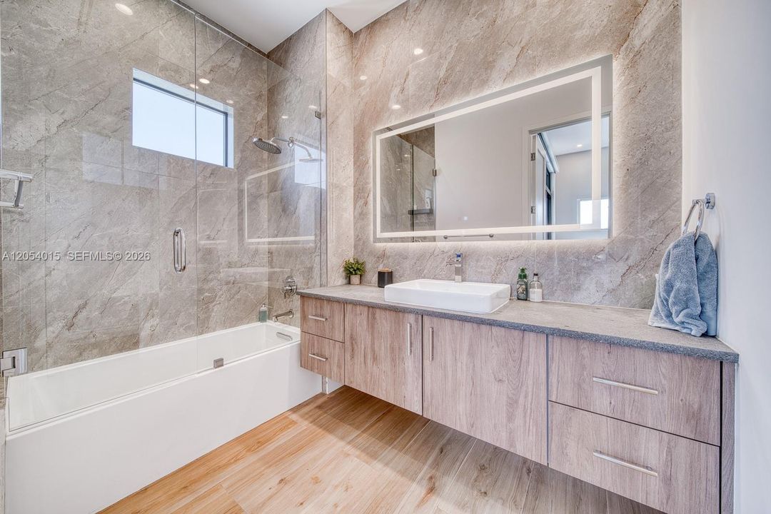 For Sale: $4,950,000 (5 beds, 6 baths, 0 Square Feet)