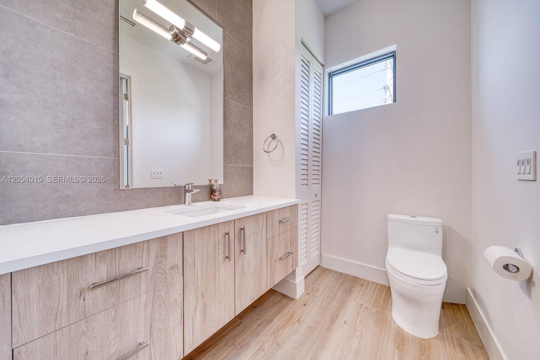 For Sale: $4,950,000 (5 beds, 6 baths, 0 Square Feet)