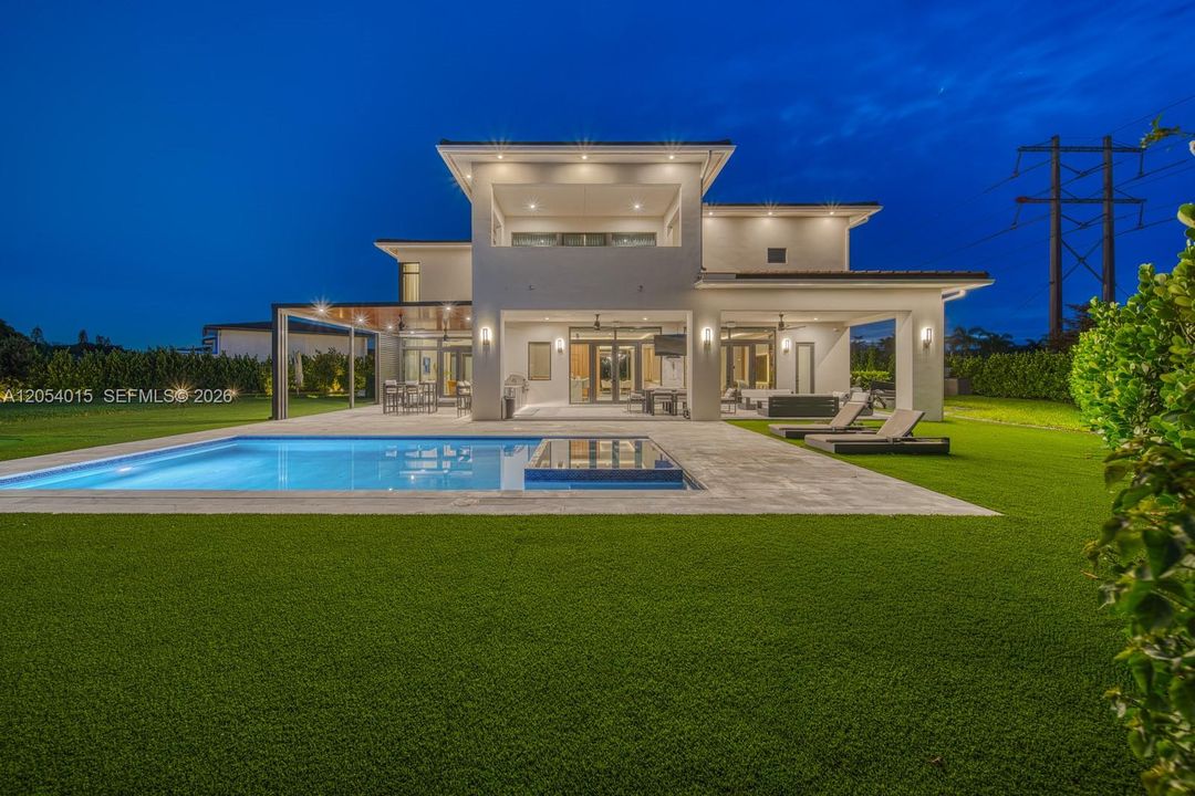 For Sale: $4,950,000 (5 beds, 6 baths, 0 Square Feet)
