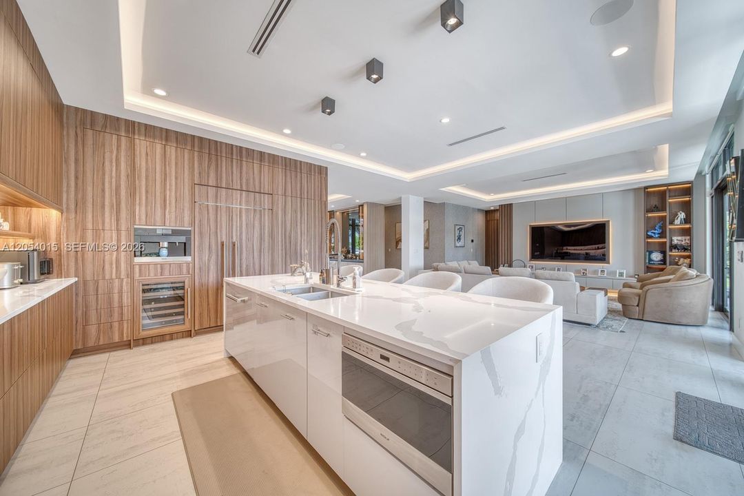 For Sale: $4,950,000 (5 beds, 6 baths, 0 Square Feet)