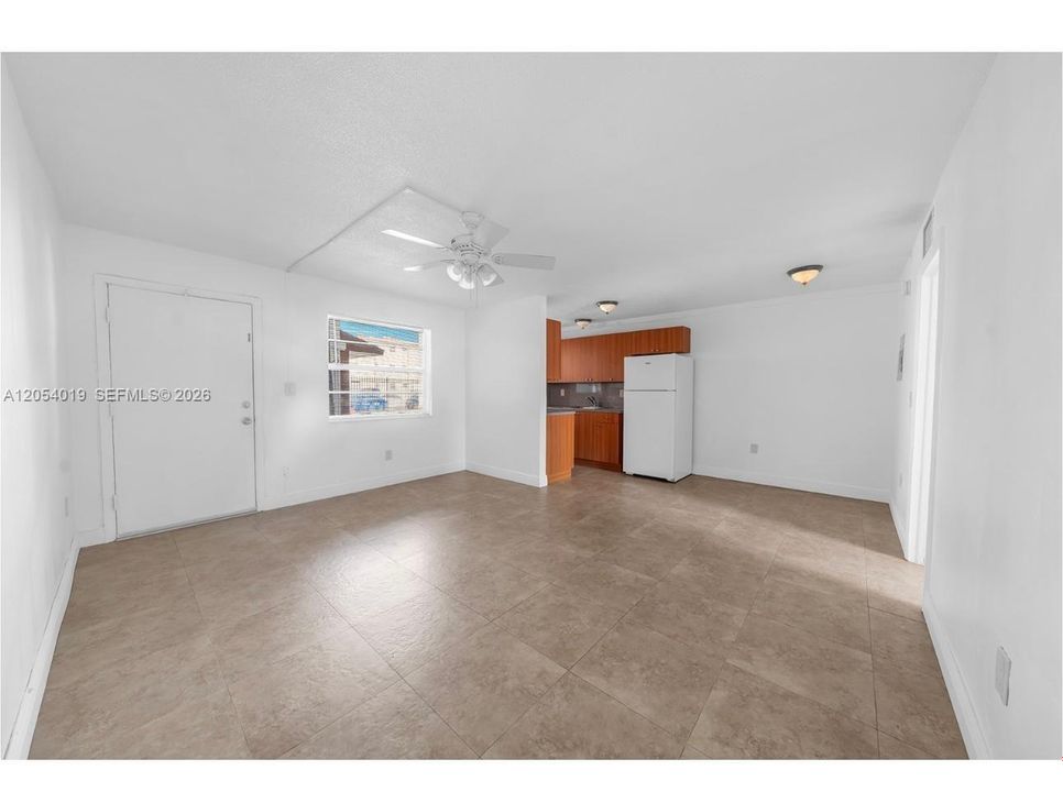 В аренду: $1,750 (1 спален, 1 ванн, 0 Квадратных фут)
