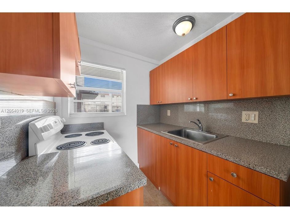 В аренду: $1,750 (1 спален, 1 ванн, 0 Квадратных фут)