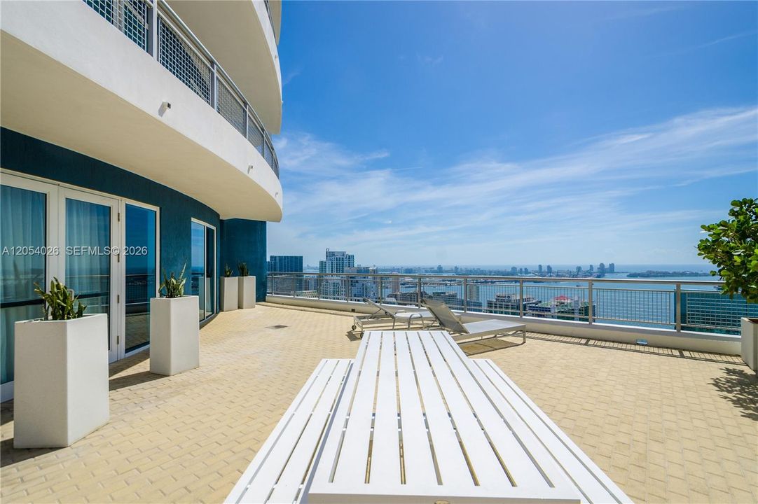 В аренду: $2,950 (1 спален, 1 ванн, 686 Квадратных фут)